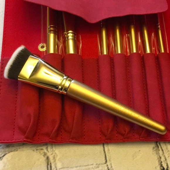 LUXIE 18 Piece Gold Brush Set 105 - Picture 5 of 7